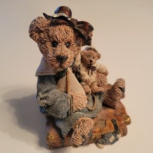 BOYDS BEARS & FRIENDS